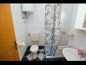Апартаменты Bela2 - great location A1 B1(4), A2 C1(4), A3 D1(4+1) Мастринка - Остров Чиово  - Апартамент - A1 B1(4): ванная комната с туалетом