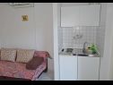 Апартаменты Tomislav - 120 m from beach: A1(2), A2(2) Округ Доньи - Остров Чиово  - Апартамент - A2(2): кухня