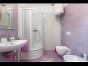 Апартаменты Marija - cozy family apartment A1(2+2) Округ Горни - Остров Чиово  - Апартамент - A1(2+2): ванная комната с туалетом