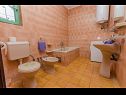 Апартаменты Vinko - 80 m from beach: A1(4+2), A2(4+2) Округ Горни - Остров Чиово  - Апартамент - A1(4+2): ванная комната с туалетом