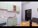 Апартаменты Ivica - garden terrace A1(2), A2(2+2) Слатине - Остров Чиово  - Апартамент - A1(2): кухня и столовая