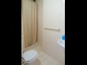 Апартаменты Gašpar A1-Veliki (4+1), A2-Mali (2+1) Цриквеница - Ривьера Црквеница  - Апартамент - A2-Mali (2+1): ванная комната с туалетом