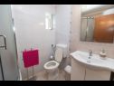 Апартаменты Kari A5(4) , SA1(2), SA2(2), SA3(2), SA4(2)  Цриквеница - Ривьера Црквеница  - Апартамент - A5(4) : ванная комната с туалетом