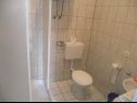 Апартаменты Marija - seaview: A1(2+1), A2(4), A3(2), A4(6+2) Нови Винодольски - Ривьера Црквеница  - Апартамент - A2(4): ванная комната с туалетом