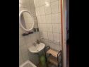 Апартаменты Ivan - 60m from the sea: A1 (4+1), A2 (3+1), A3 (3+1) Иван Долац - Остров Хвар  - Апартамент - A3 (3+1): ванная комната с туалетом