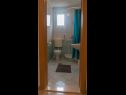 Апартаменты Nada A1(8), A2(8) Сучурай - Остров Хвар  - Апартамент - A1(8): ванная комната с туалетом