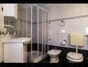 Апартаменты Mir - 50m from the sea A1(2+2), A2(2+1), A3(2), A4(4+2), A5(2+2) Фажана - Истра  - Апартамент - A5(2+2): ванная комната с туалетом
