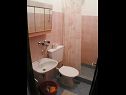 Апартаменты Robert - 5m from the sea: A1(2+1), A2(4+2) Брна - Остров Корчула  - Апартамент - A2(4+2): ванная комната с туалетом
