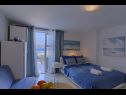 Апартаменты Vedro - 50 m from sea: 1- Red(4+1), 2 - Purple(2+1), 3 - Blue(2), 4 - Green(2+2) Корчула - Остров Корчула  - Студия- апартамент - 3 - Blue(2): интерьер