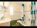 Апартаменты Mir - perfect location & cosy: A1(4+2), A2(2+1), SA3(2), SA4(2) Корчула - Остров Корчула  - Апартамент - A1(4+2): ванная комната с туалетом