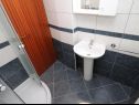 Апартаменты Rud - 15 m from sea: A1(2+1), A2(2+1), A3(2+1) Лумбарда - Остров Корчула  - Апартамент - A2(2+1): ванная комната с туалетом