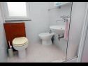 Апартаменты Ljerka - 100 m from the beach: A1(5) Малинска - Остров Крк  - Апартамент - A1(5): ванная комната с туалетом