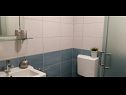 Апартаменты Marijo - with parking: SA1(2), A2(2+2), A3(2+2) Башка Вода - Ривьера Макарска  - Студия- апартамент - SA1(2): ванная комната с туалетом