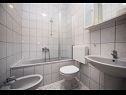 Апартаменты Robert - sea view : A1(4+1), A2(4+2) Брела - Ривьера Макарска  - Апартамент - A2(4+2): ванная комната с туалетом