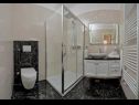 Апартаменты Draga - 10 m from sea: A1(4+2), A2(2+2) Брела - Ривьера Макарска  - Апартамент - A2(2+2): ванная комната с туалетом