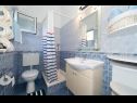 Апартаменты Blue - 100 m from beach: A1(3+1) Игране - Ривьера Макарска  - Апартамент - A1(3+1): ванная комната с туалетом