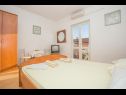 Апартаменты Željko - spacious and affordable A1(6+2), SA2(2), SA3(2), SA4(2+1) Макарска - Ривьера Макарска  - Студия- апартамент - SA2(2): интерьер