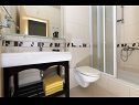 Апартаменты Gianni - modern & great location: SA1(2), A2(2+2), A3(2+2) Макарска - Ривьера Макарска  - Апартамент - A3(2+2): ванная комната с туалетом