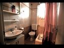  Virena - free grill: SA2(3), SA3(2+1) Макарска - Ривьера Макарска  - Студия- апартамент - SA2(3): ванная комната с туалетом
