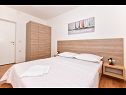 Апартаменты Marijo - 300 m from beach: A1(4+1) Макарска - Ривьера Макарска  - Апартамент - A1(4+1): спальная комната