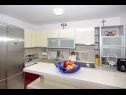Апартаменты Rose - comfy deluxe : A1(4) Макарска - Ривьера Макарска  - Апартамент - A1(4): кухня