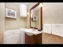 Апартаменты Rose - comfy deluxe : A1(4) Макарска - Ривьера Макарска  - Апартамент - A1(4): ванная комната