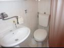Апартаменты Drago - 50 m from sea: A2(2+2) Бетина - Остров Муртер  - Апартамент - A2(2+2): ванная комната с туалетом