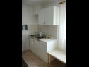 Апартаменты Zdravko - 150 m from sandy beach: SA1(3), SA2(3), A3(5) Дуче - Ривьера Омиш  - Апартамент - A3(5): кухня