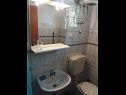 Апартаменты Boro - sea view SA1(3), SA2(3), SA3(3) Дуги Рат - Ривьера Омиш  - Студия- апартамент - SA2(3): ванная комната с туалетом
