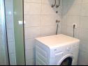 Апартаменты Stric - 10 m from beach: A1(8+1) Дуги Рат - Ривьера Омиш  - Апартамент - A1(8+1): ванная комната с туалетом