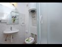 Апартаменты Rene - seaview & parking space: A1(2+2), A2(2+2), A3(6+2) Омиш - Ривьера Омиш  - Апартамент - A2(2+2): ванная комната с туалетом