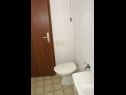 Апартаменты Mirja - only 50 m from sea: A1(2+2) Писак - Ривьера Омиш  - Апартамент - A1(2+2): ванная комната с туалетом
