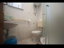 Апартаменты Stipica - 100 m from beach: A1(3+2), A3(2+2), SA4(2), A5(2+2) Рускамен - Ривьера Омиш  - Студия- апартамент - SA4(2): ванная комната с туалетом