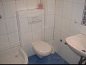 Апартаменты VP SA2(2), A3(3), A4(2+3), A5(3), A6(2+2) Станичи - Ривьера Омиш  - Апартамент - A5(3): ванная комната с туалетом