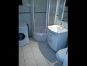 Апартаменты Zvone - 50 M from the sea : A4 prizemlje (2+2) Сумпетар - Ривьера Омиш  - Апартамент - A4 prizemlje (2+2): ванная комната с туалетом