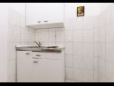 Апартаменты Neva - 50m from the sea A1(2+1), A2(2+1), SA3(3) Сумпетар - Ривьера Омиш  - Студия- апартамент - SA3(3): кухня