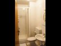 Апартаменты ErikaS - 100m from sea: A2(2), A4(4), A5(2), A6(4) Новалья - Остров Паг  - Апартамент - A5(2): ванная комната с туалетом