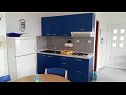 Апартаменты Daju - 3 colours: A1 plavi(2+2), A2 žuti(4+1), A3 narančasti(2) Ждрелац - Остров Пашман  - Апартамент - A1 plavi(2+2): кухня и столовая
