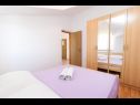 Апартаменты Vik - 250 m from beach A1(4), A2(3), A3(2), SA4(2) Бродарица - Шибеник Ривьера  - Апартамент - A2(3): спальная комната
