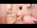 Апартаменты Per - comfortable  family apartments A1(2+2), A2(4+1), A3(2+2) Гребаштица  - Шибеник Ривьера  - Апартамент - A1(2+2): ванная комната с туалетом