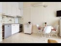 Апартаменты Ziva - by the beach; A1(6), A2(4), A3 (2+1) Залив Лозица (Рогозница) - Шибеник Ривьера  - Хорватия - Апартамент - A3 (2+1): кухня и столовая