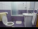 Апартаменты Marija - by the sea: A4(2+2), A5(2+2) Рогозница - Шибеник Ривьера  - Апартамент - A4(2+2): ванная комната с туалетом