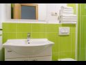 Апартаменты Slava - cosy apartments for 2 person: A5 - crni (2), A4 - zeleni (2) Водице - Шибеник Ривьера  - Апартамент - A4 - zeleni (2): ванная комната