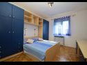 Апартаменты Snježa - green house: A1 Andelija(5), B2 Snjezana(4+1) Водице - Шибеник Ривьера  - Апартамент - B2 Snjezana(4+1): спальная комната
