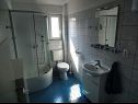 Апартаменты Elizabet - great location & close to the beach: A1(4+2), A2(2+2) Маслиница - Остров Шолта  - Апартамент - A1(4+2): ванная комната с туалетом