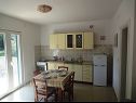 Апартаменты Elizabet - great location & close to the beach: A1(4+2), A2(2+2) Маслиница - Остров Шолта  - Апартамент - A2(2+2): кухня и столовая