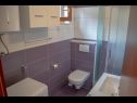 Апартаменты Daira - great location A1(2), A2(2), A3(4) Стоморска - Остров Шолта  - Апартамент - A3(4): ванная комната с туалетом