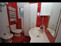 Апартаменты Ivica - parking: A1(4+2), A2(4+1) Каштель Гомилица - Ривьера Сплит  - Апартамент - A1(4+2): ванная комната с туалетом
