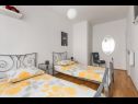 Апартаменты Neven - comfortable & great location: A1(4+2) Сплит - Ривьера Сплит  - Апартамент - A1(4+2): спальная комната