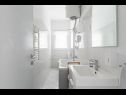 Апартаменты Neven - comfortable & great location: A1(4+2) Сплит - Ривьера Сплит  - Апартамент - A1(4+2): ванная комната с туалетом